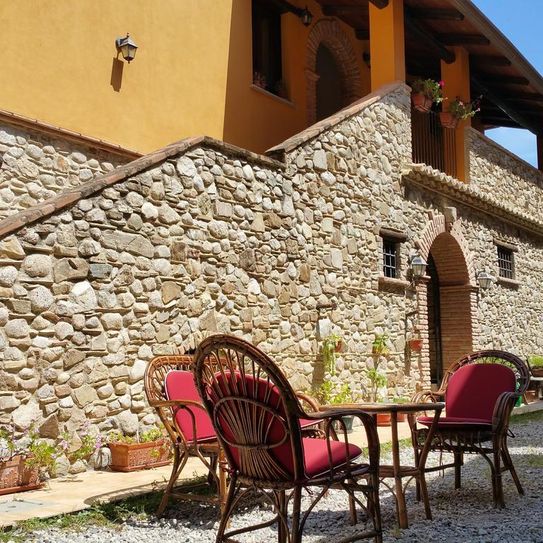 Villa Agriturismo Feudo Gagliardi Caulonia Exterior foto