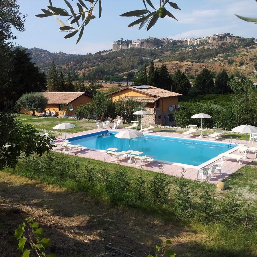 Villa Agriturismo Feudo Gagliardi Caulonia Exterior foto